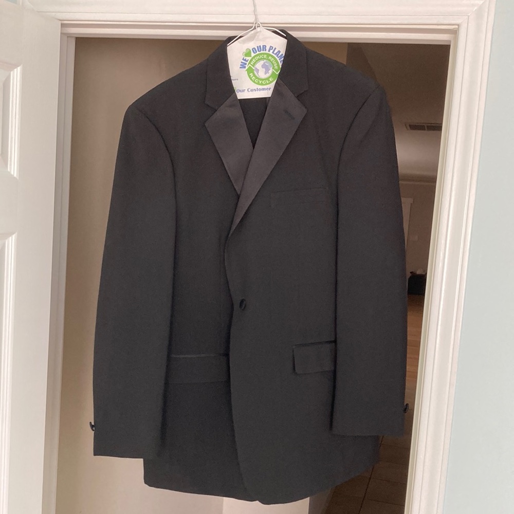 One button tuxedo